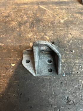 0708-427 Arctic Cat Snowmobile 2004-06 Zr 900 Left Rear Engine Mounting Bracket