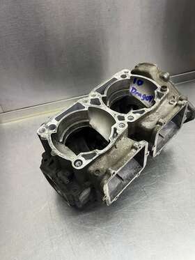 2204153 Polaris 2010 09 Dragon 800 Iq Engine Motor Crankcase Crank Case Inch Hole In Bottom