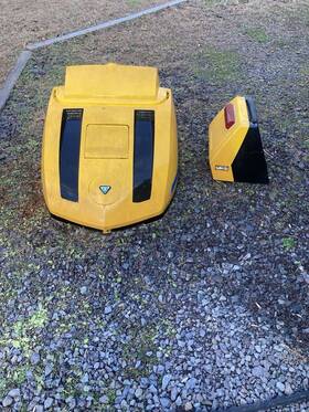 00001 Ski-doo Early 70s Skidoo Olympic Hoodie And Rear Trunk 00001 Ski-doo Early 70s Skidoo Olympic Hoodie And Rear Trunk
