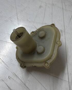 Ski-doo 572017100 1999-2003 Ski-doo Mxz Zx Speedometer Cable Drive Adapter Oem
