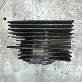 823520 Ski-doo 1976 Tnt 440 F/c Snowmobile Right / Mag Cylinder