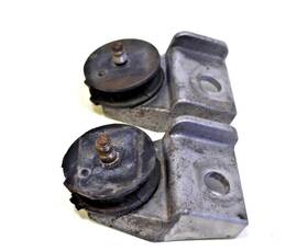 8dj-21486-00-00 Yahama 1999 Yamaha Phazer 500 Motor Mounts Oem#