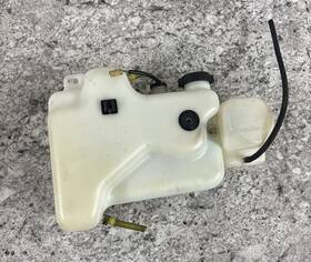 8ab-21751-01-00 Yamaha Oem 94 1994 Vmax 600 St Oil Tank / Coolant With Cap