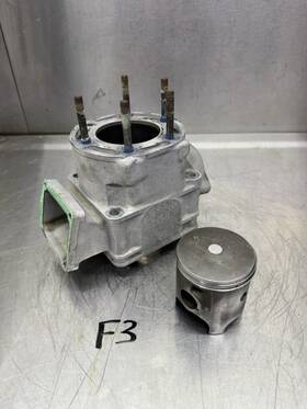 8cj00 Yamaha 1997 98 99 00 Venture Vmax 500 Liquid Twin Cylinder And Piston
