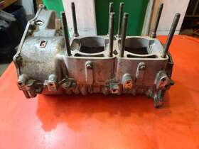 8cr-15100-01-00 Yamaha V-max 500 Snowmobile 2000 Crankcase Assembly