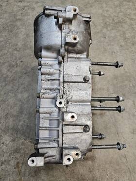 8dj-15100-00-00 Yamaha 1999 Venture 500 Xl Oem Crankcase Sy92