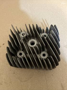 8h9-11121-00-00 Yamaha 1979-1984 Enticer 300 Right Cylinder Head 8h900 R