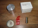 New Right Piston Kit 09-8039-4 09-0839-04 .040 Over John Deere Liquifire 76-78. Fixed Price $25.00.